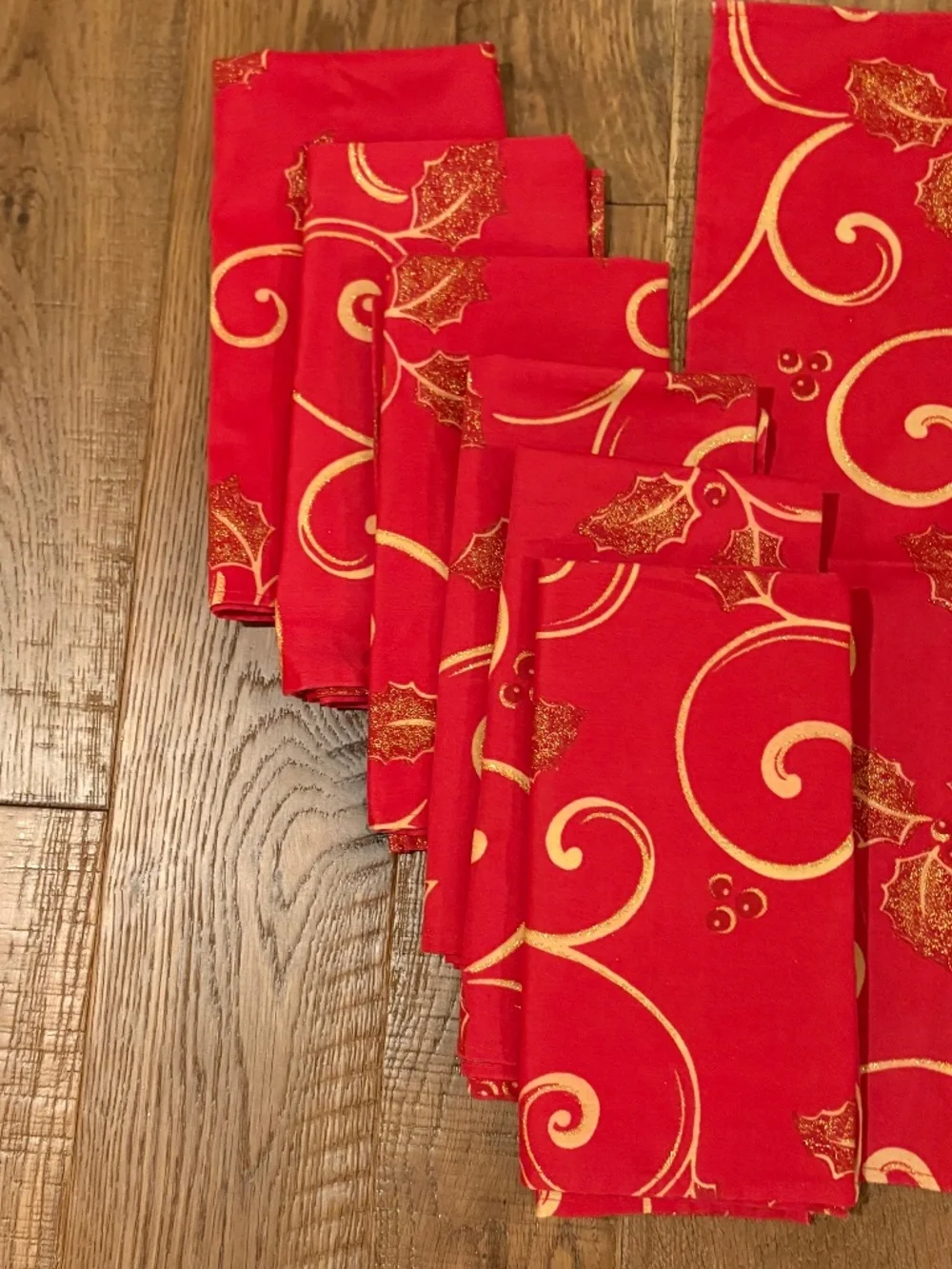 12 Red and Gold Glitter Holiday Napkins and Ne’Qwa Joy Wine Stopper